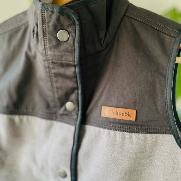 Columbia Vest - Picture 3 of 5
